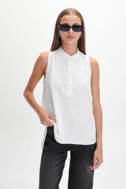 Textured sleeveless top - White