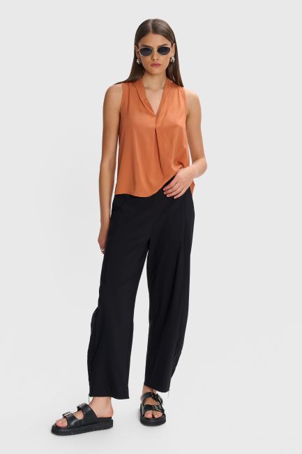 V-neck sleeveless top - Brick