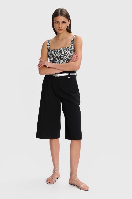 Knee-length bermuda shorts - Black